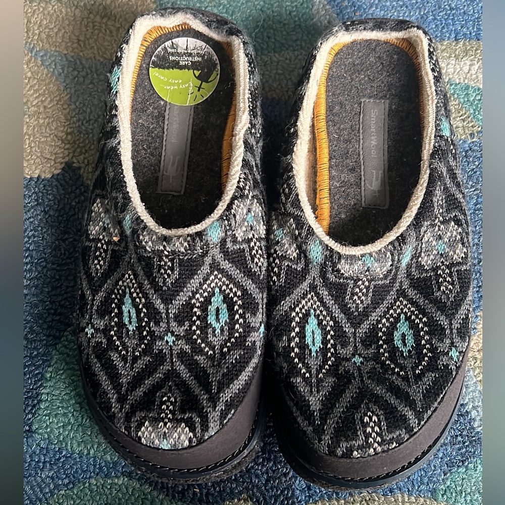 Smartwool size 6 slippers